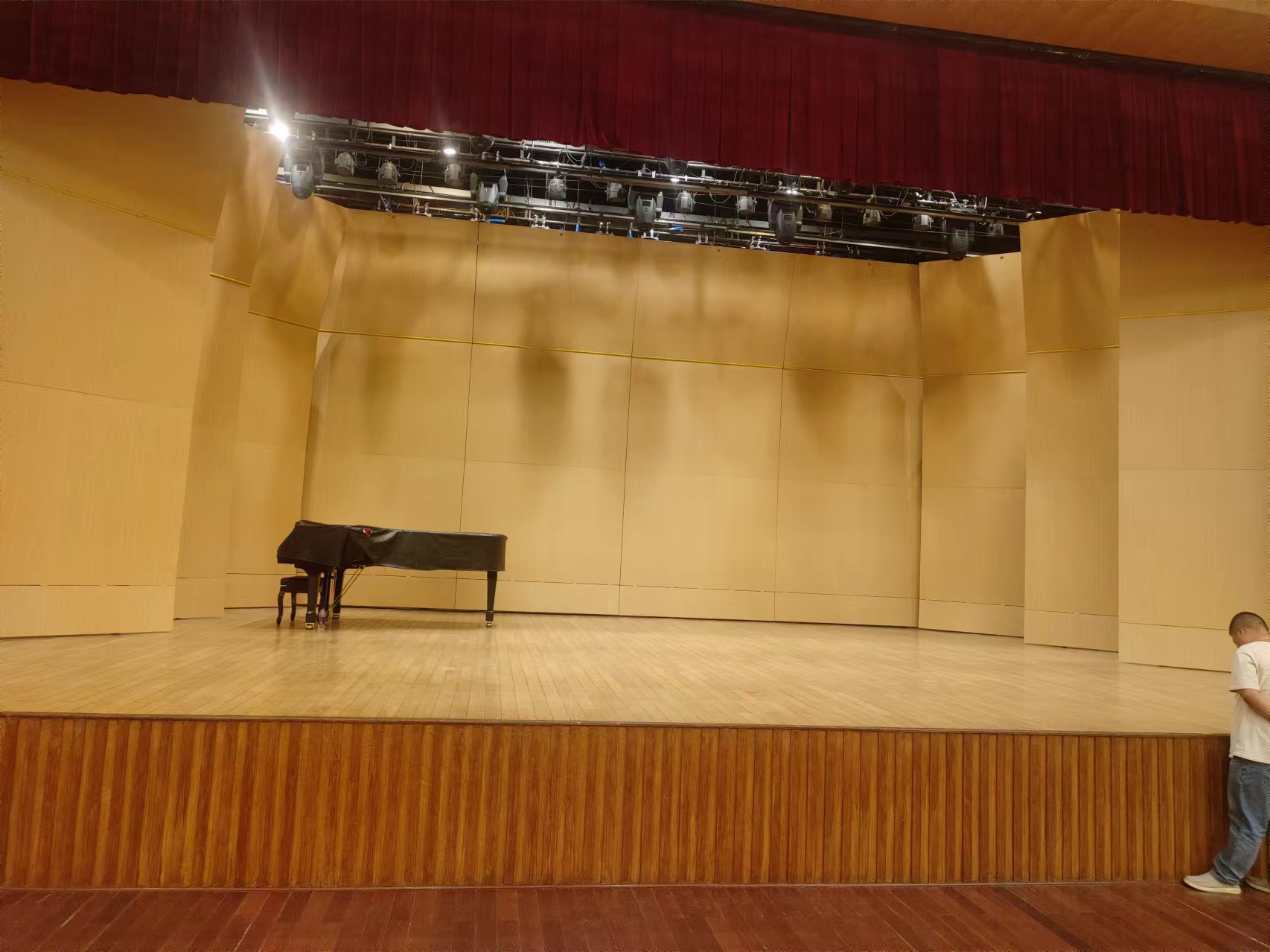 可移動(dòng)升降式反聲板7